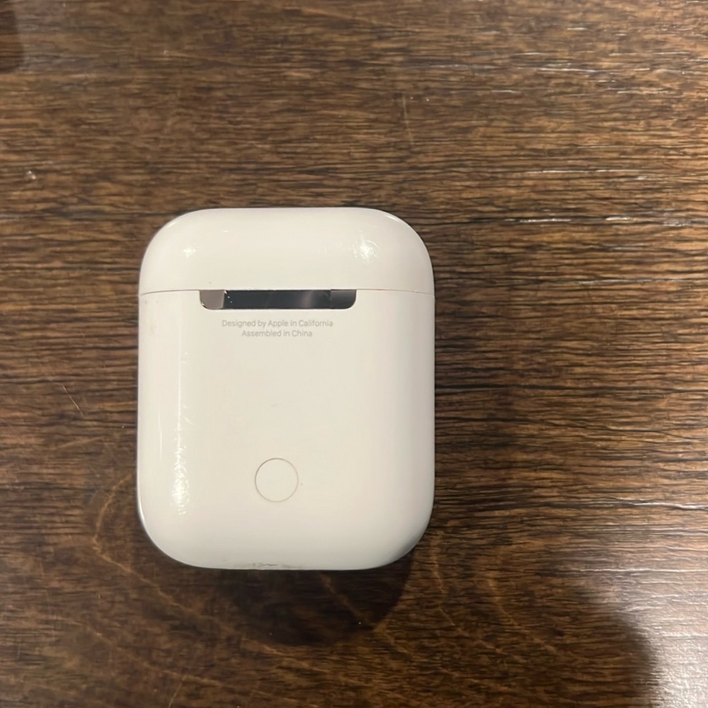 Apple AirPods - Picture 8 of 8